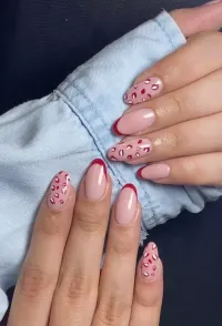 ✨ جشنواره شگفت‌انگیز ناخن: تا ۵۰٪ تخفیف ویژه! ✨