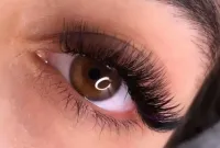 ۳۰٪ تخفیف! جشنواره کاشت و اکستنشن مژه و لیفت ابرو ✨