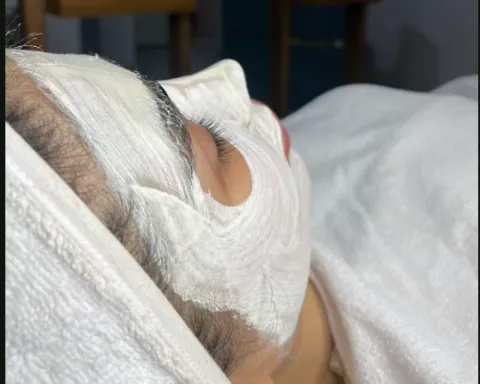 کلینیک هدی یحیایی